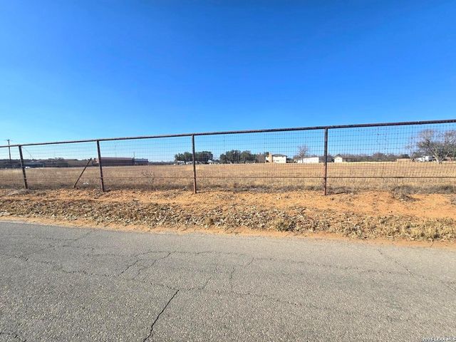 18970 W Fm 2790, Lytle, TX 78052