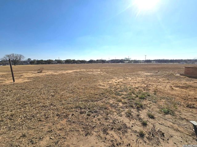 18970 W Fm 2790, Lytle, TX 78052
