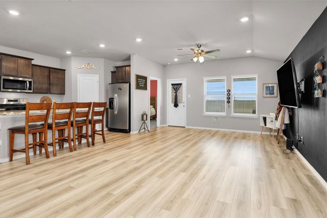 2518 River Way, Navasota, TX 77868