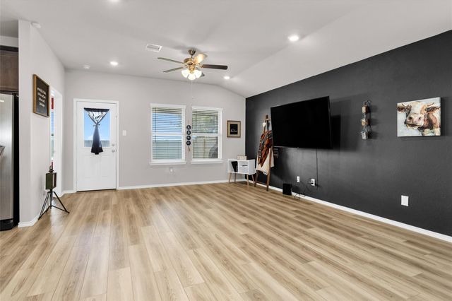 2518 River Way, Navasota, TX 77868