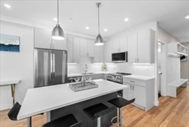 42 Waverly 1, Boston, MA 02135