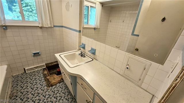 11830 Dunham Road, Sagamore Hills, OH 44067