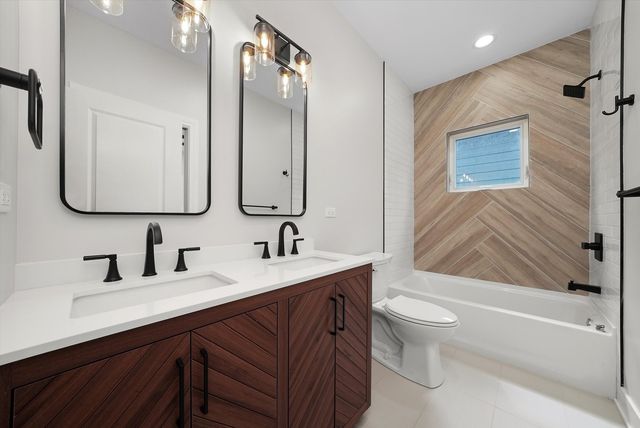 2224 N Nordica Avenue, Chicago, IL 60707