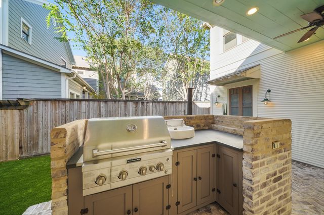 1016 Rutland Street, Houston, TX 77008