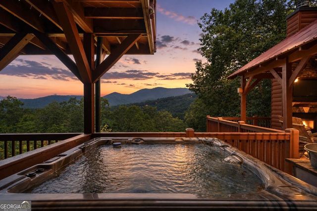 551 Amy Creek Circle, Ellijay, GA 30540