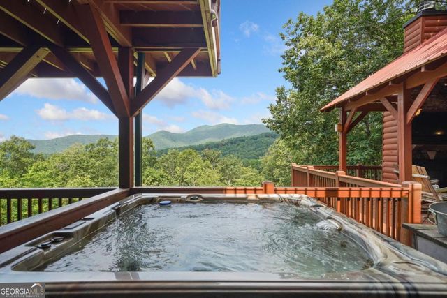 551 Amy Creek Circle, Ellijay, GA 30540
