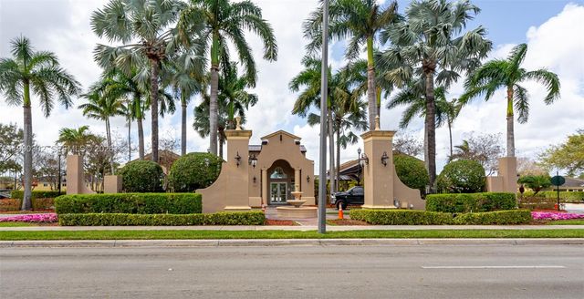 935 NE 33rd Ter 203, Homestead, FL 33033