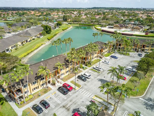 935 NE 33rd Ter 203, Homestead, FL 33033