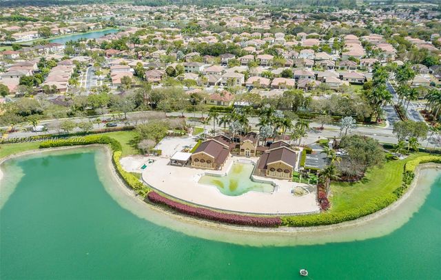 935 NE 33rd Ter 203, Homestead, FL 33033