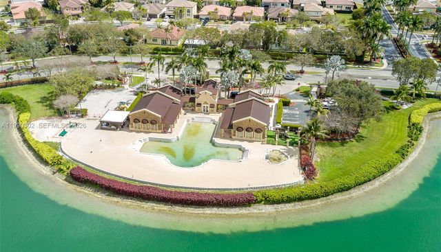 935 NE 33rd Ter 203, Homestead, FL 33033