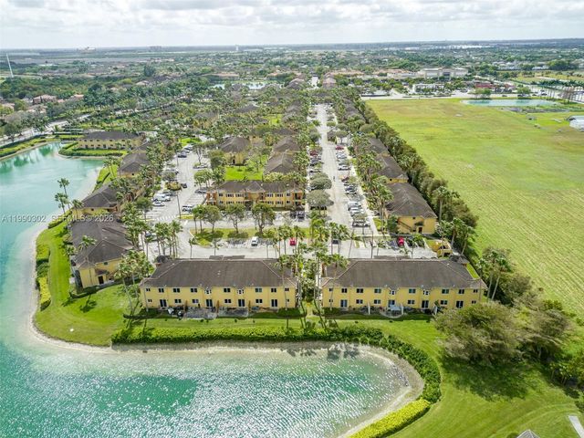 935 NE 33rd Ter 203, Homestead, FL 33033