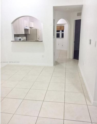 935 NE 33rd Ter 203, Homestead, FL 33033