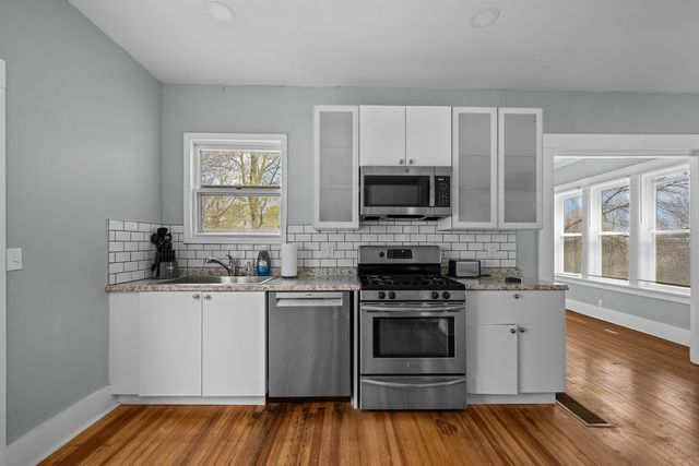 1200 E 9th Street, Davenport, IA 52803