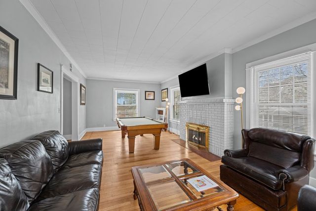 1200 E 9th Street, Davenport, IA 52803