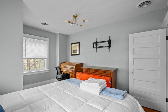 1200 E 9th Street, Davenport, IA 52803