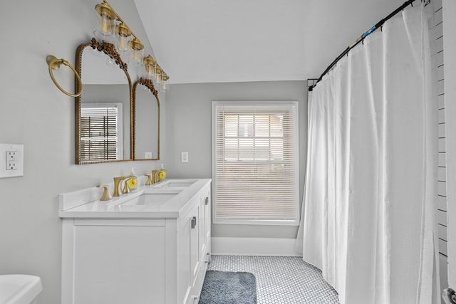 1200 E 9th Street, Davenport, IA 52803