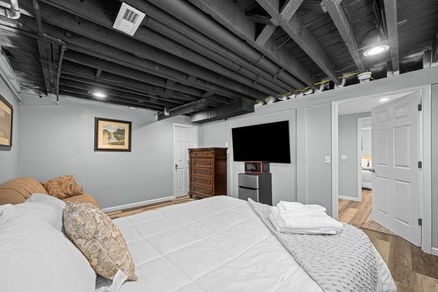 1200 E 9th Street, Davenport, IA 52803