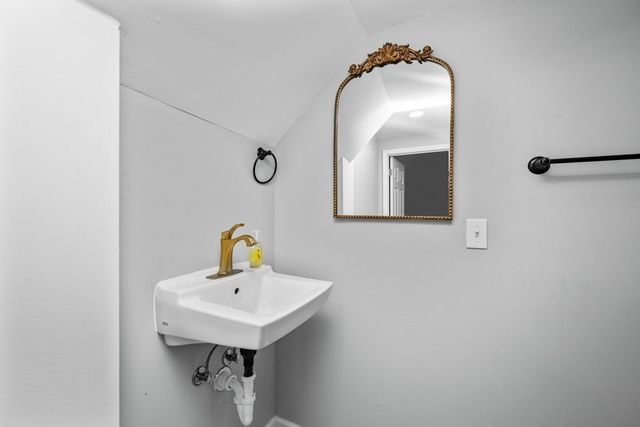 1200 E 9th Street, Davenport, IA 52803