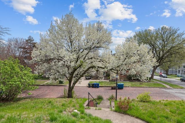 1200 E 9th Street, Davenport, IA 52803