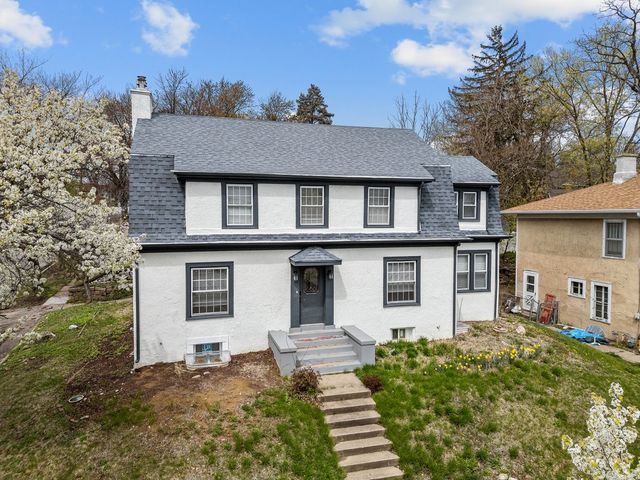 1200 E 9th Street, Davenport, IA 52803