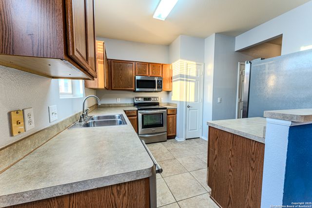 10311 Lateleaf Oak, San Antonio, TX 78223