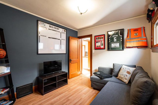 3143 S California STREET, Milwaukee, WI 53207