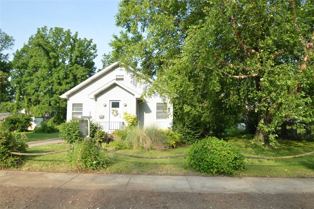 230 BEACHGROVE Drive, Erie, PA 16505