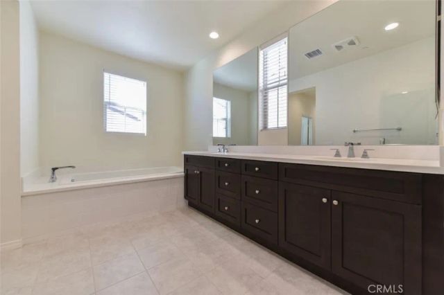 117 Halo, Irvine, CA 92618
