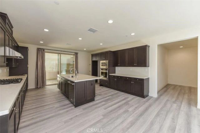 117 Halo, Irvine, CA 92618