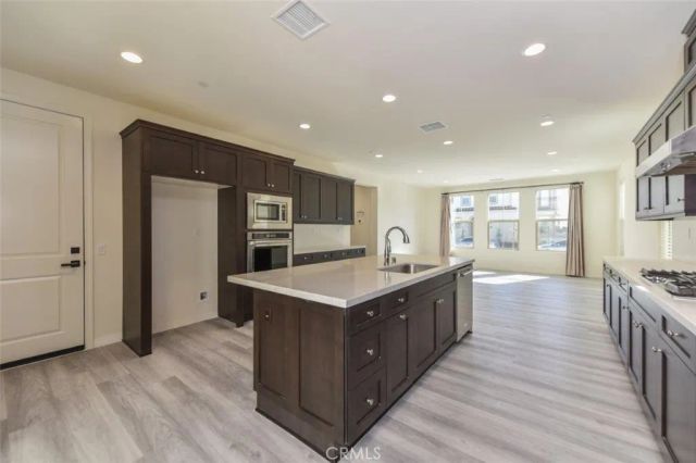 117 Halo, Irvine, CA 92618