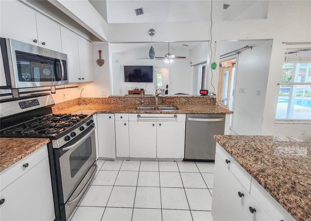 11 BUNKER HILL DRIVE, Palm Coast, FL 32137