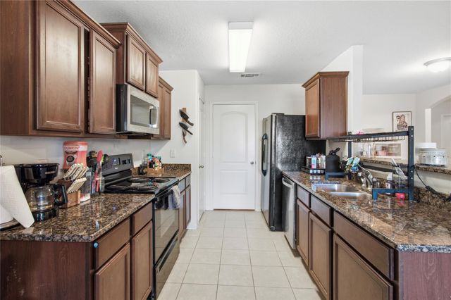 9810 Montana Sapphire Lane, Rosharon, TX 77583