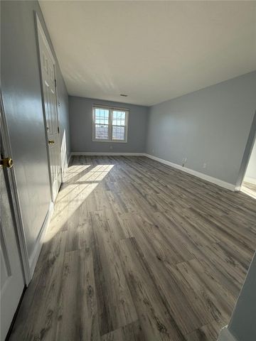 14 Saratoga Avenue 3, Pawtucket, RI 02861