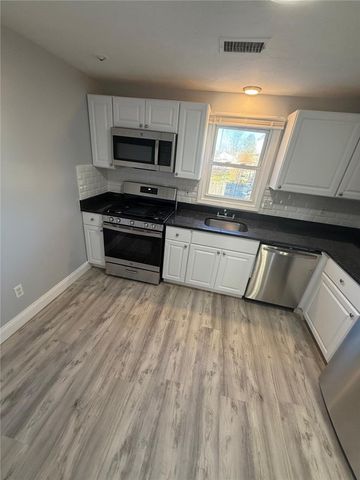 14 Saratoga Avenue 3, Pawtucket, RI 02861