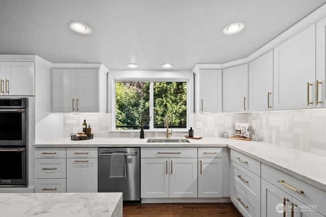 618 NW 163rd Street, Shoreline, WA 98177