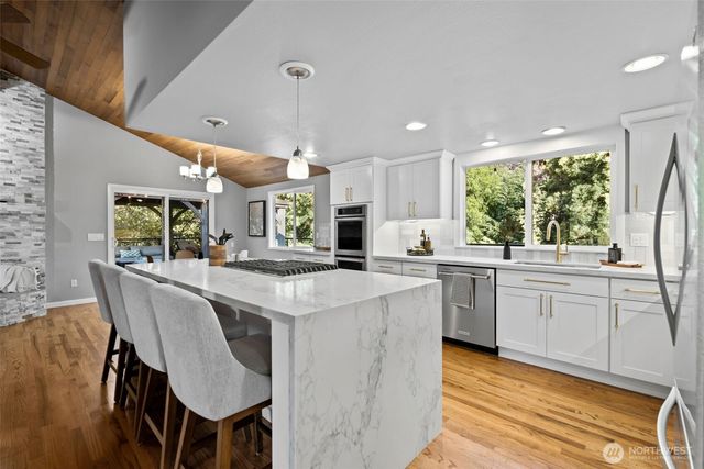 618 NW 163rd Street, Shoreline, WA 98177