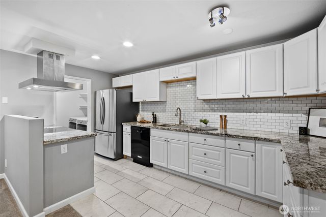 618 NW 163rd Street, Shoreline, WA 98177