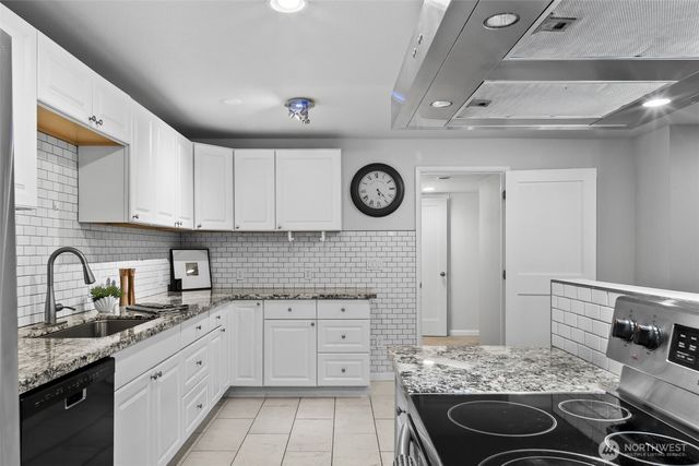 618 NW 163rd Street, Shoreline, WA 98177