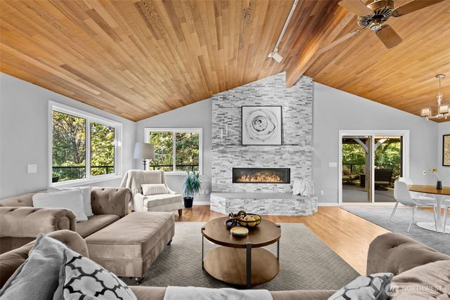 618 NW 163rd Street, Shoreline, WA 98177