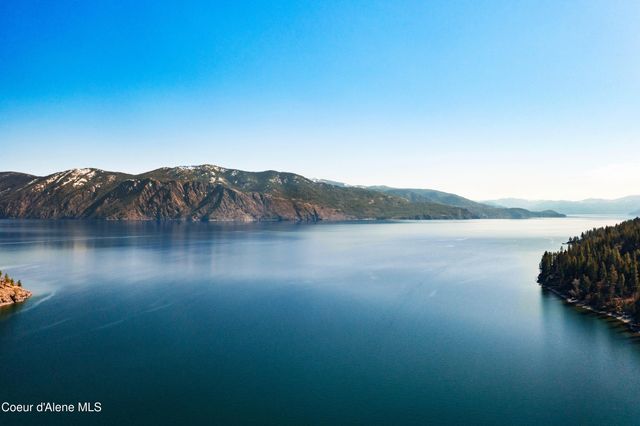 787 W. Garfield Bay Road, Sagle, ID 83860