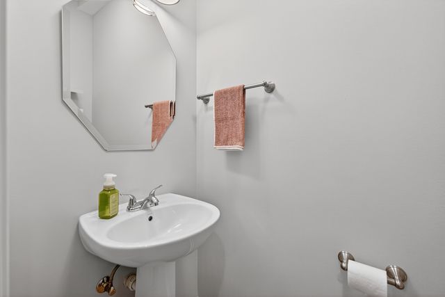 6N385 Whitmore Circle B, St. Charles, IL 60174