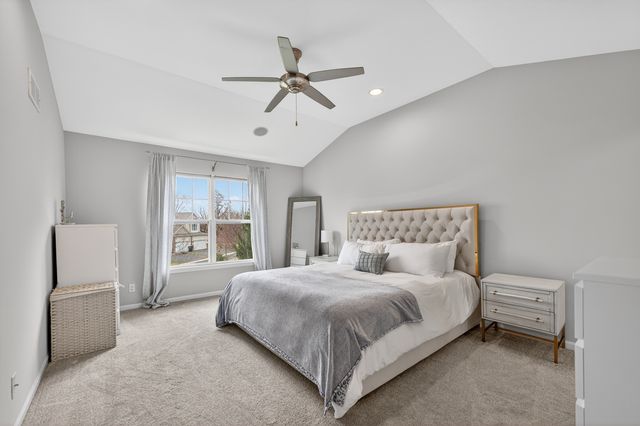 6N385 Whitmore Circle B, St. Charles, IL 60174