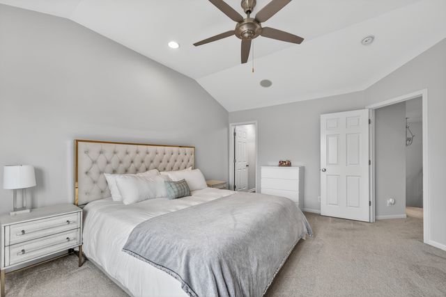 6N385 Whitmore Circle B, St. Charles, IL 60174