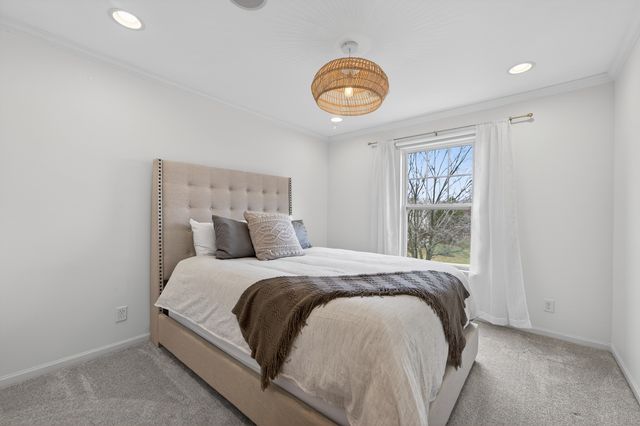 6N385 Whitmore Circle B, St. Charles, IL 60174