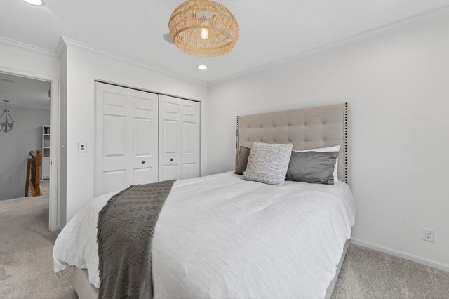 6N385 Whitmore Circle B, St. Charles, IL 60174