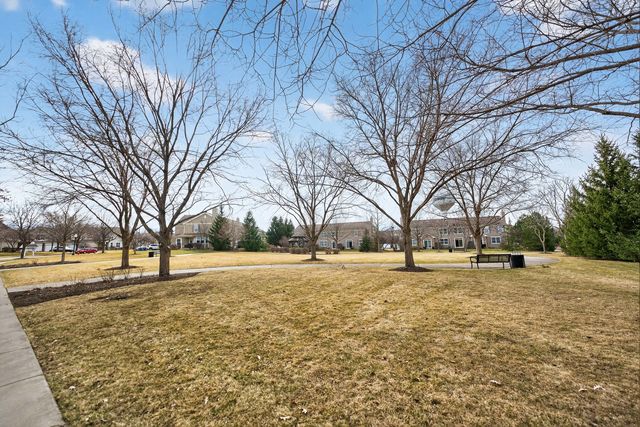 6N385 Whitmore Circle B, St. Charles, IL 60174