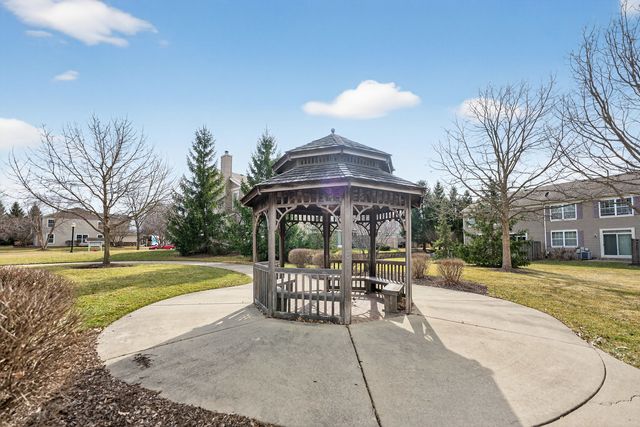 6N385 Whitmore Circle B, St. Charles, IL 60174