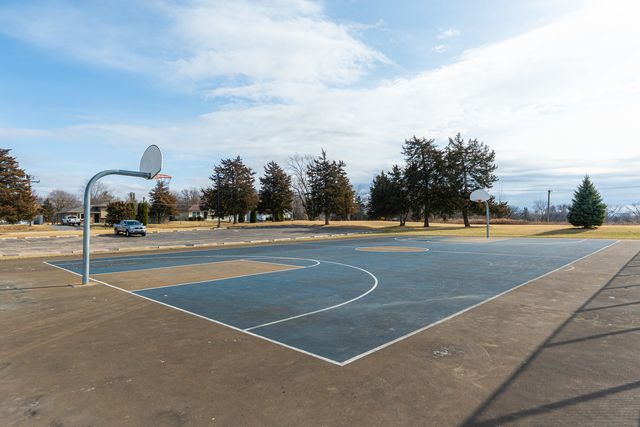 6N385 Whitmore Circle B, St. Charles, IL 60174