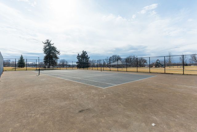 6N385 Whitmore Circle B, St. Charles, IL 60174