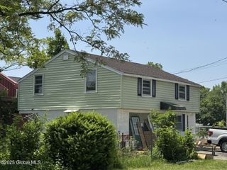 1001 3rd Street, Rotterdam, NY 12303